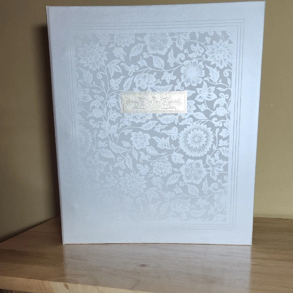 Elegant White Floral Embossed Wedding Album - Picture 2 of 7